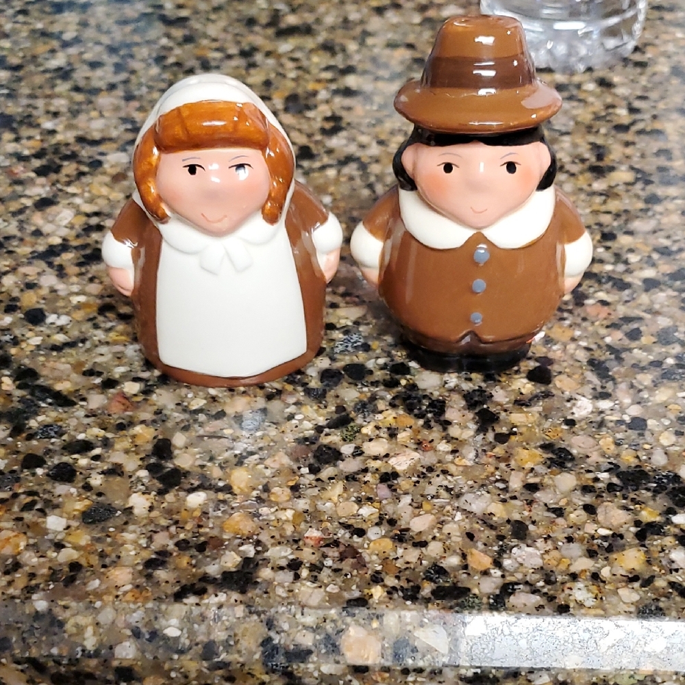 So Cute Salt Pepper Shakers Pilgrims